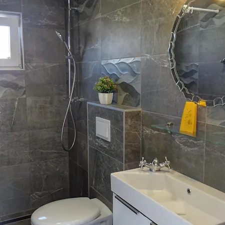 Daca Apartman Vir